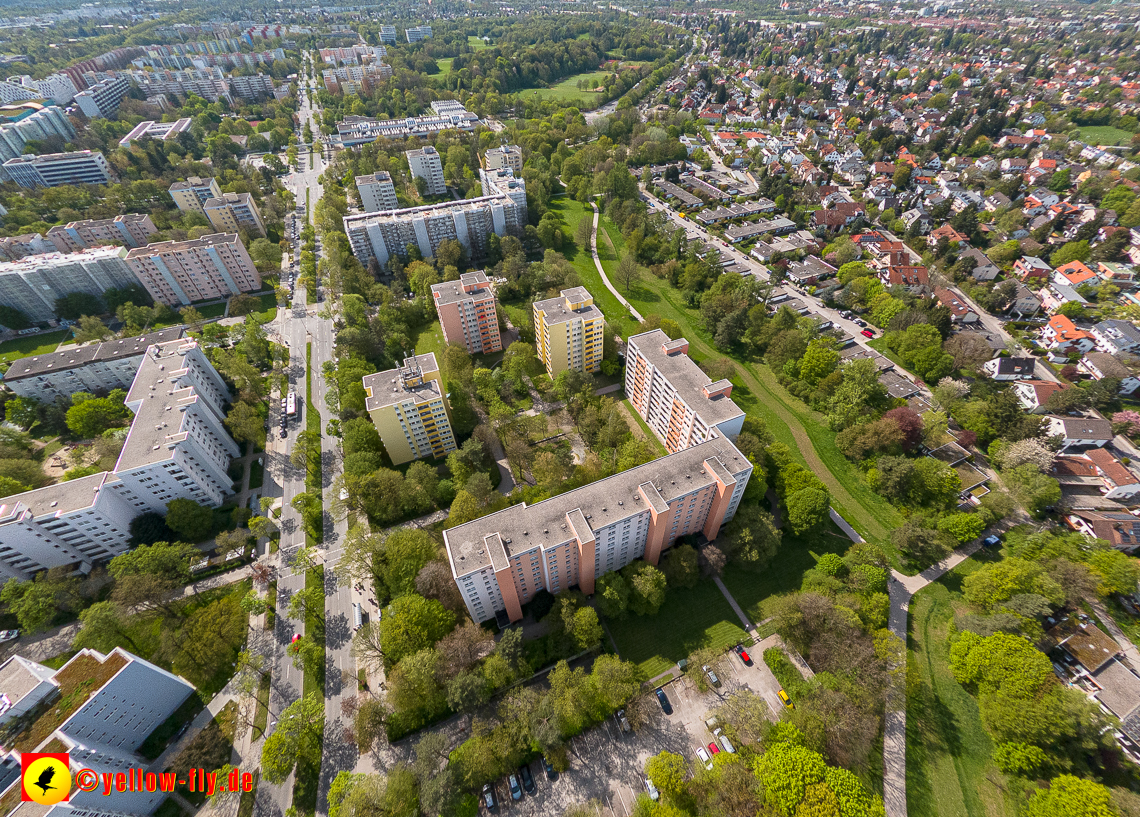 04.05.2023 - Luftbilder von der Fassadensanierung an der Kurt-Eisner-Straße in Neuperlach